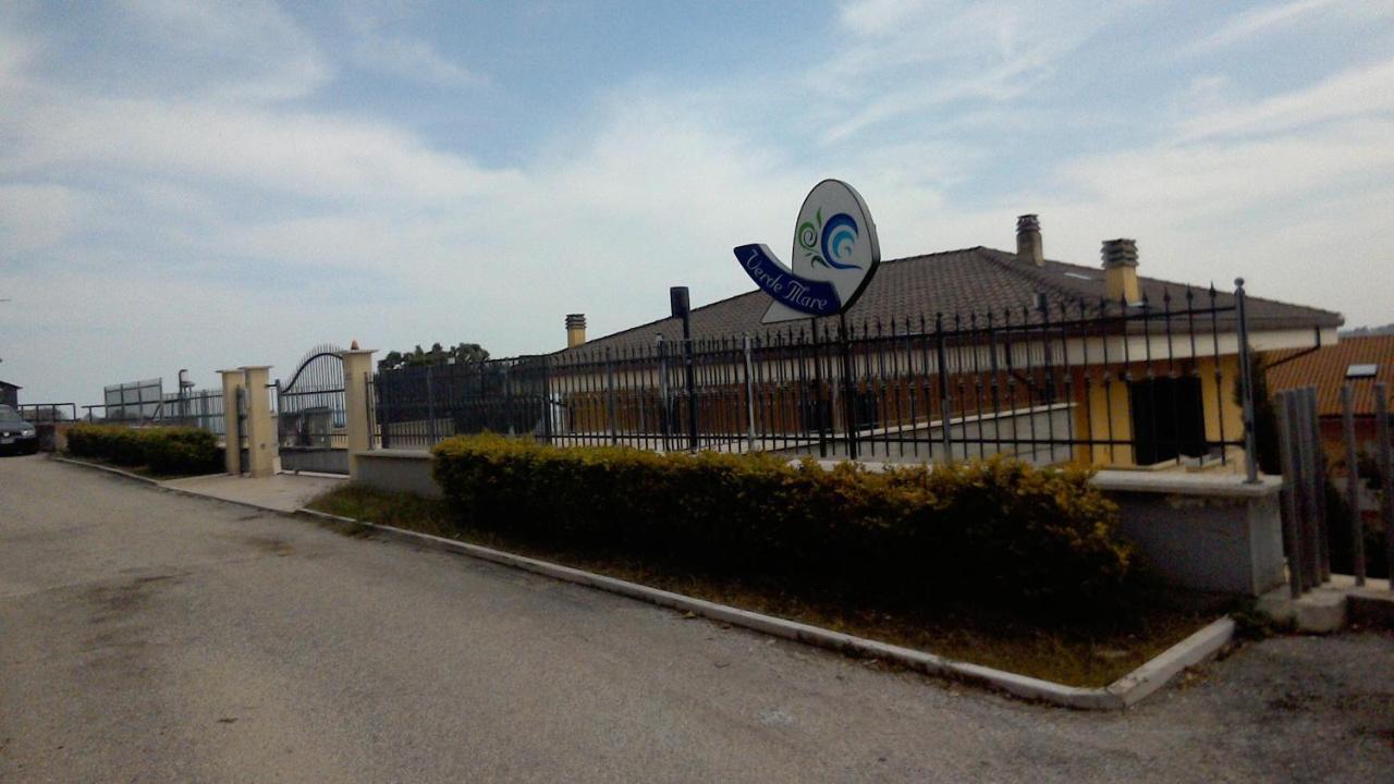 Verde Mare "Appartamenti Per Vacanze" Tortoreto Εξωτερικό φωτογραφία